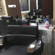 Core Unisex Saloon